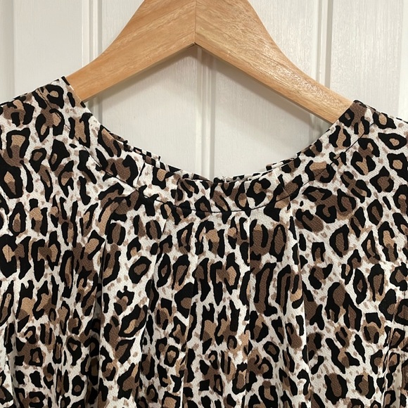 ADRIANNA PAPELL sleeveless animal print knit top.  S - Picture 2 of 8